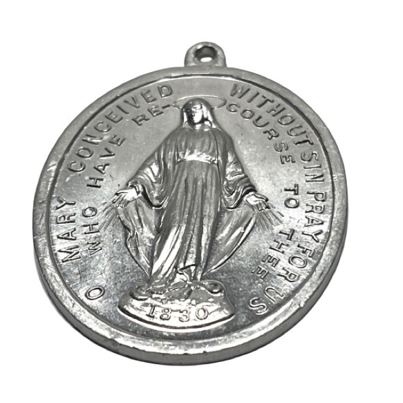 Religious Mary Medal. Pre owned - Picture 1 of 3
